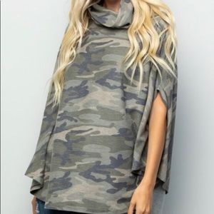 CAMO Poncho NWOT